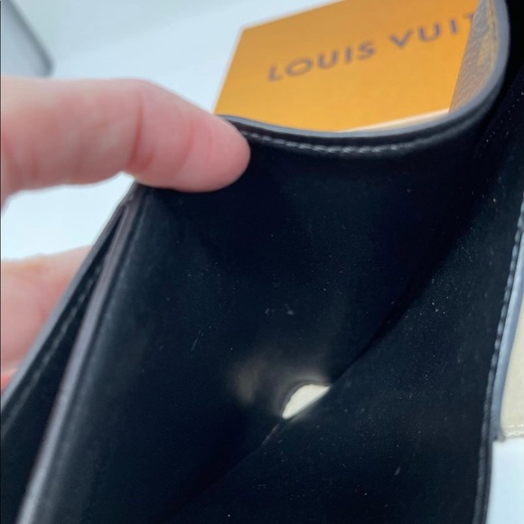 Louis Vuitton wallet - Picture 6 of 8